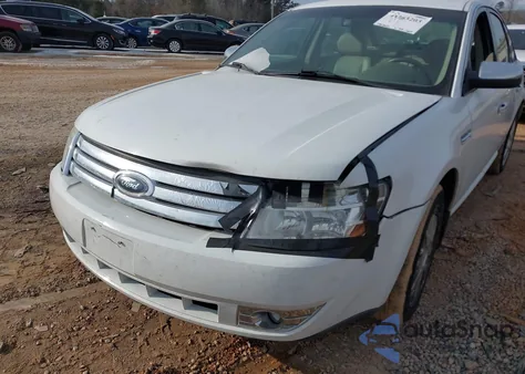 2008 Ford Taurus Limited z USA, uszkodzony, nr VIN 1FAHP25W78G146945